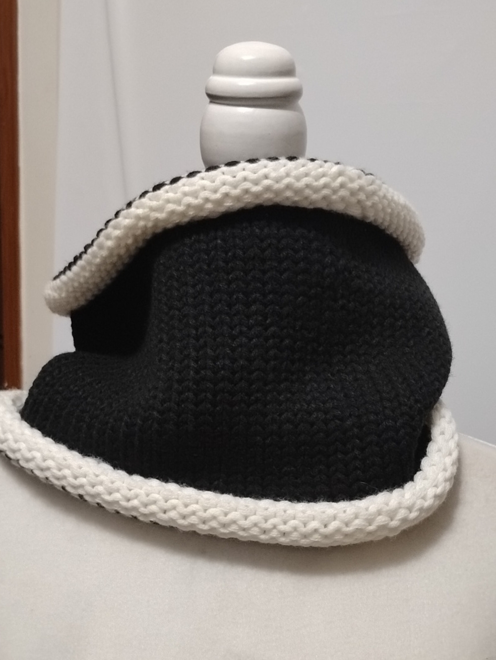 ITALY DESIGN Crochet Cowl Black and White Knit Neck Warmer
